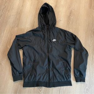 Men’s Nike Black Windbreaker (Medium)